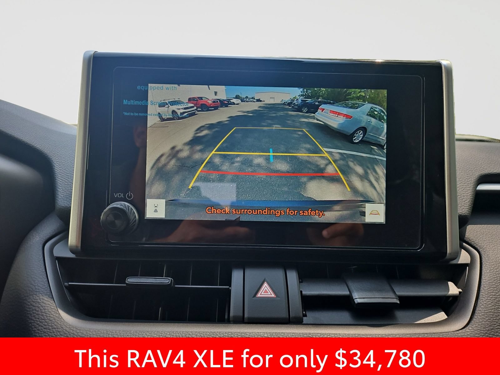 Used 2025 Toyota RAV4 XLE FWD image 28