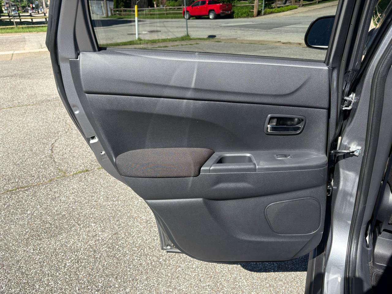 Used 2024 Mitsubishi Outlander Sport ES AWD/4WD image 15