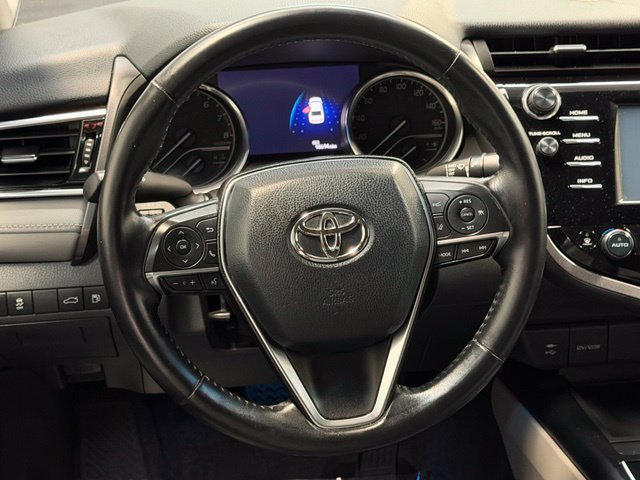 Used 2018 Toyota Camry XLE FWD image 8
