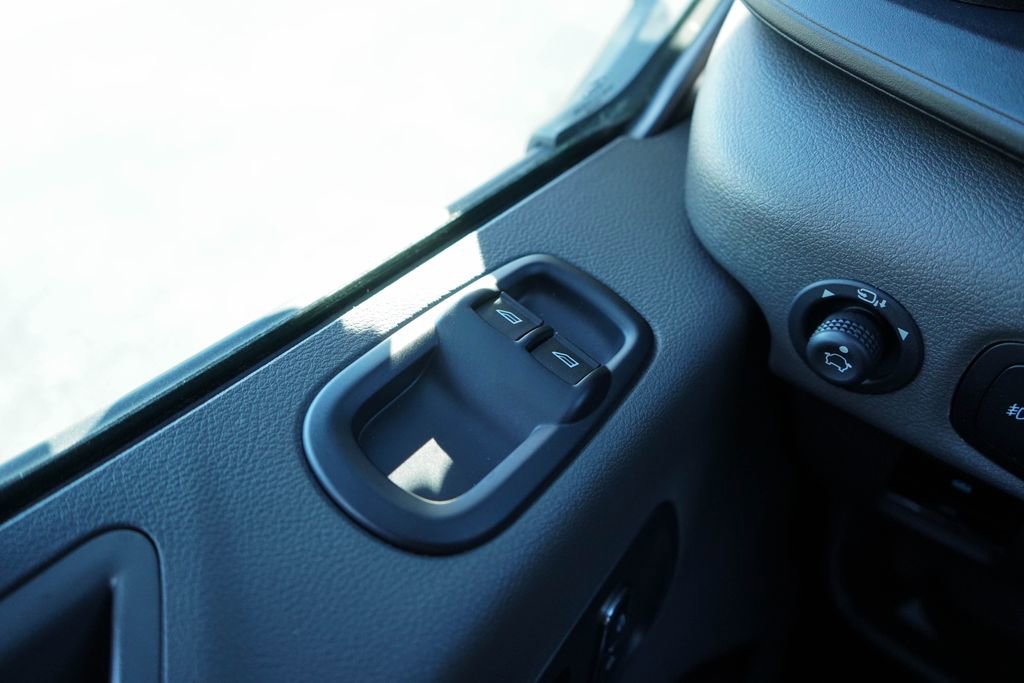 Used 2024 Ford Transit 350 XLT image 25