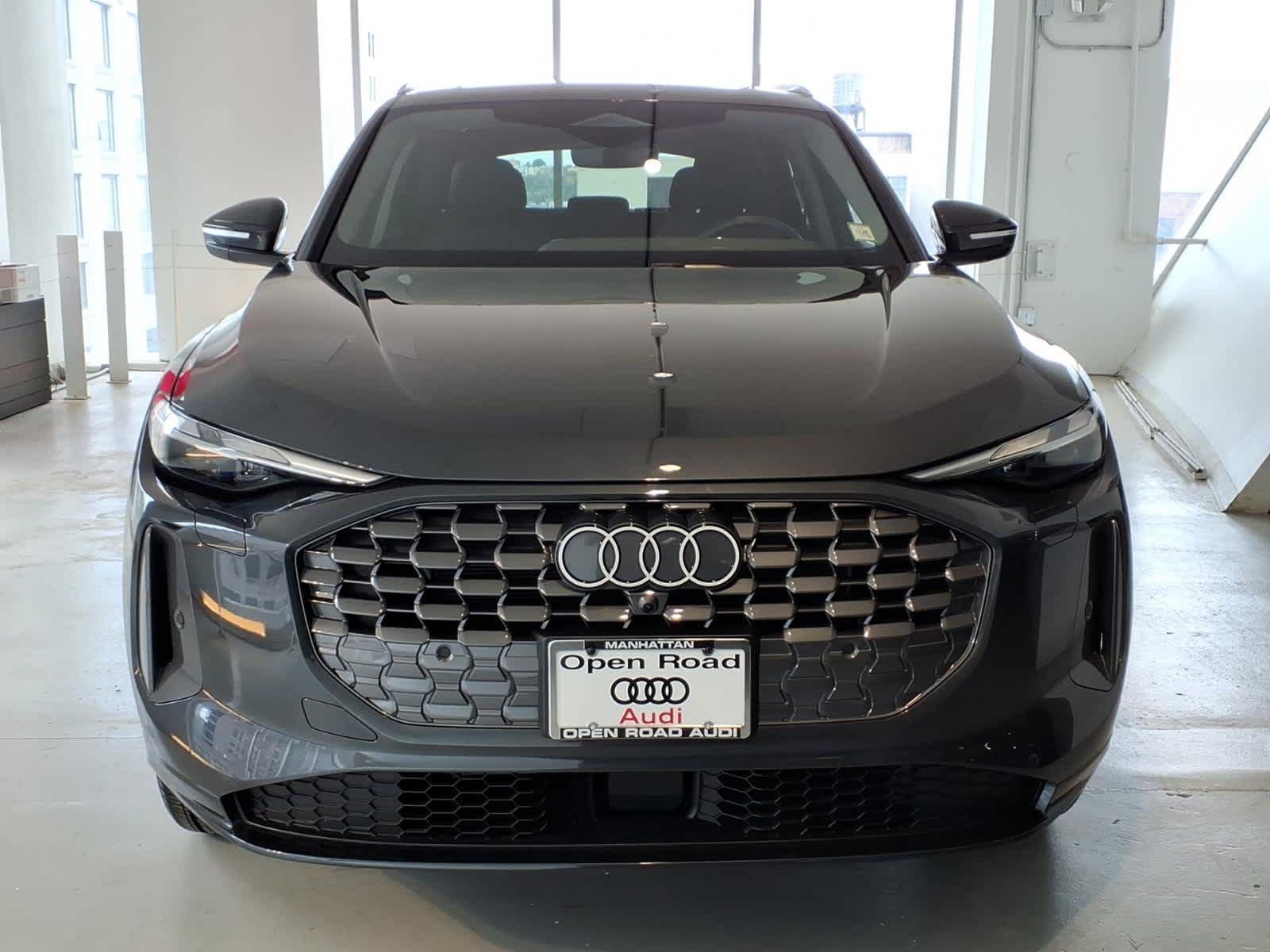 Used 2025 Audi Q5 Premium w/ Convenience Package AWD/4WD image 2