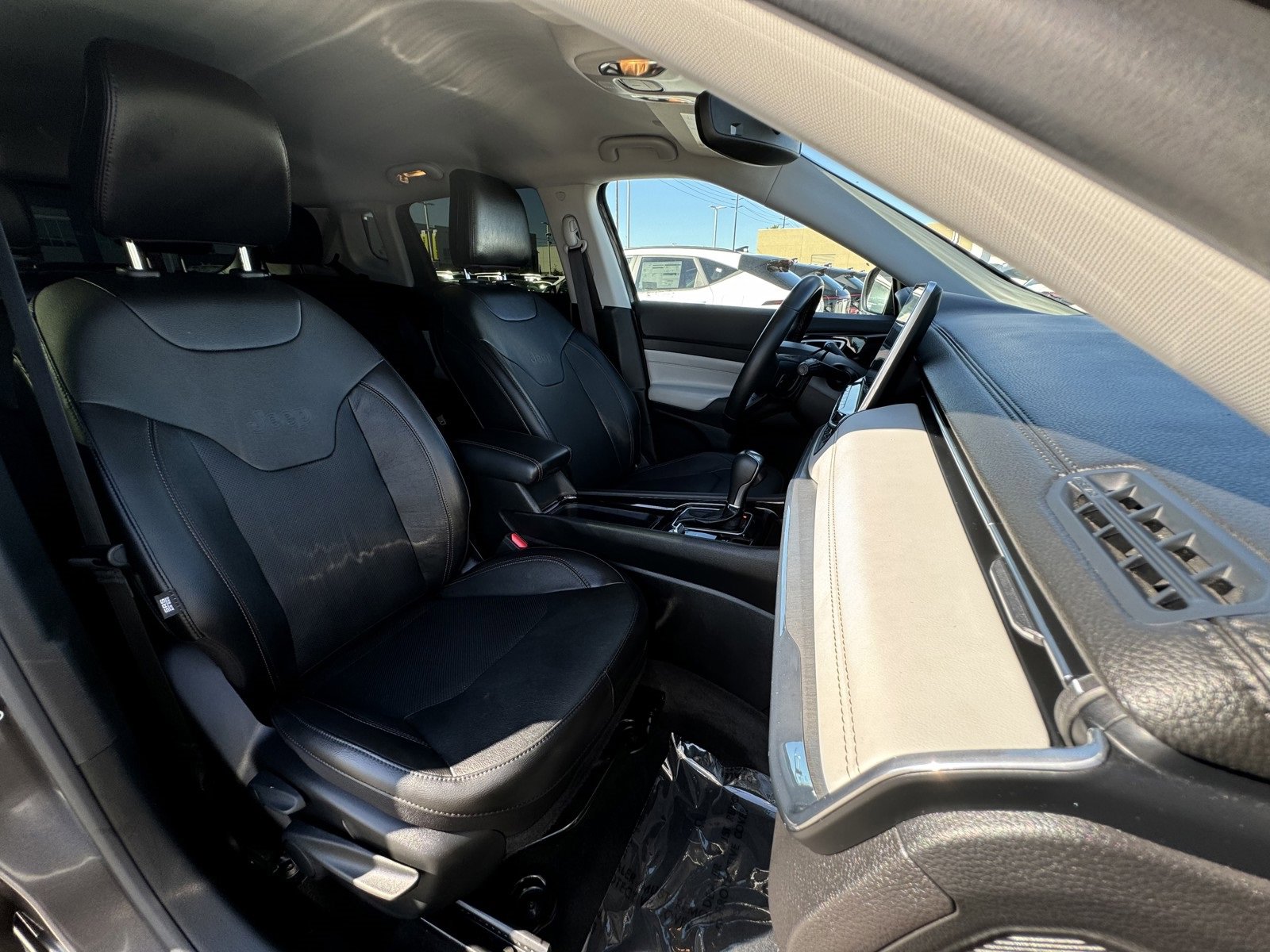 Used 2022 Jeep Compass Limited image 10