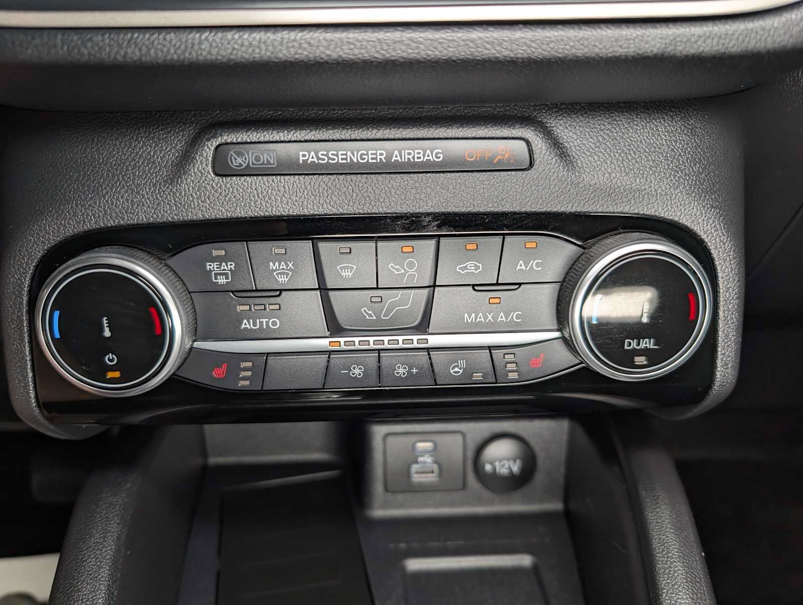 Used 2022 Ford Escape SEL w/ Technology Package AWD/4WD image 32