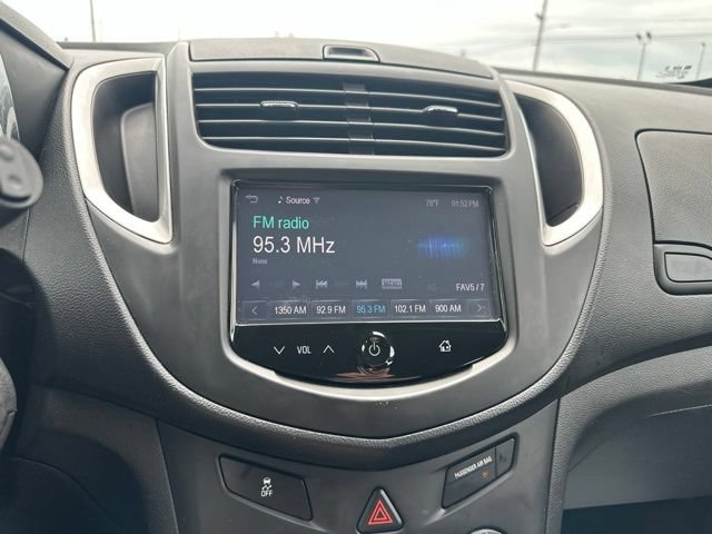 Used 2015 Chevrolet Trax LS FWD image 3