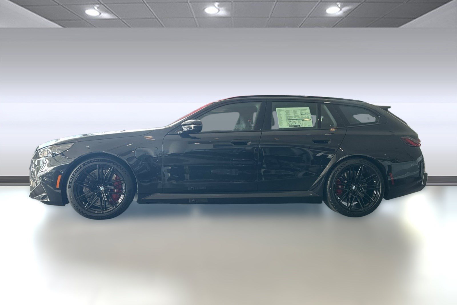 New 2027 BMW M5 Touring AWD/4WD image 2