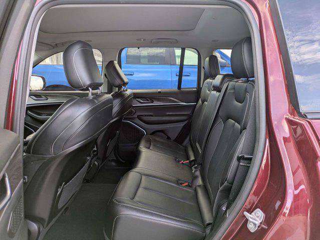 Certified 2022 Jeep Grand Cherokee Limited w/ Luxury Tech Group II RWD image 14