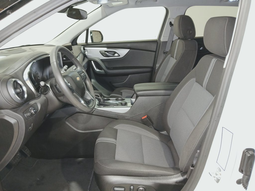 Used 2025 Chevrolet Blazer LT FWD image 10