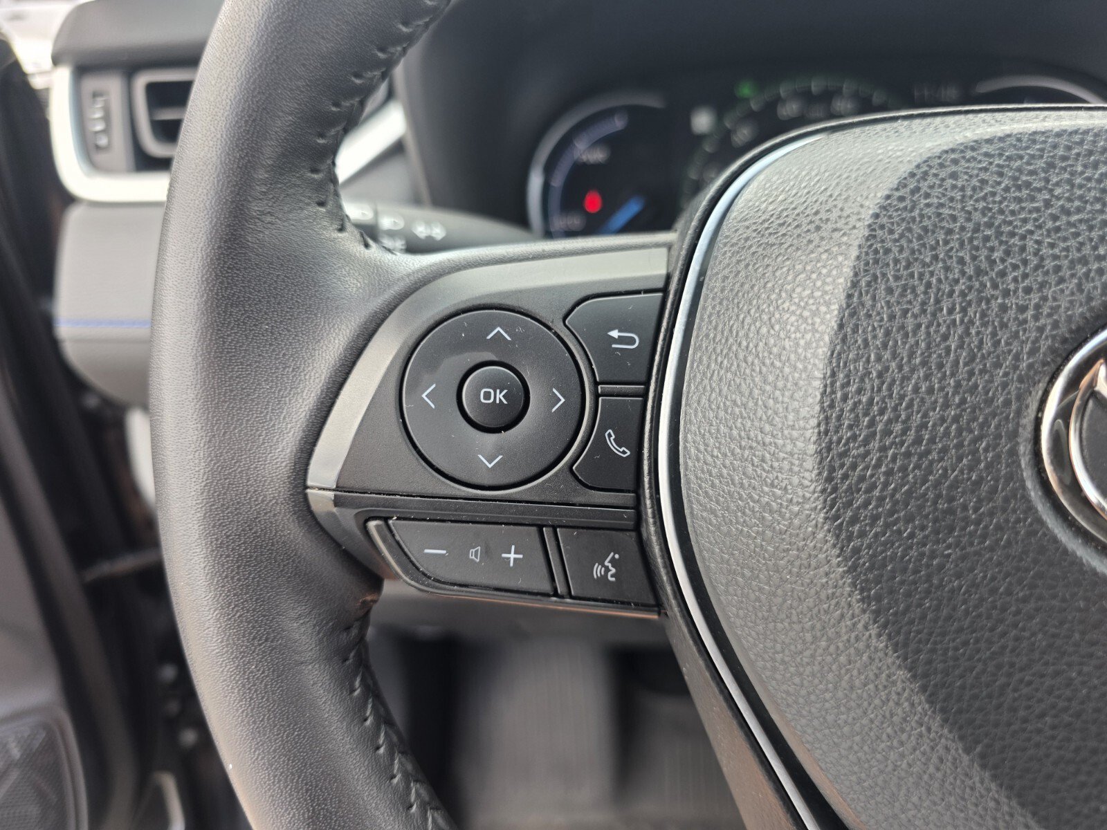 Certified 2024 Toyota RAV4 XSE AWD/4WD image 27