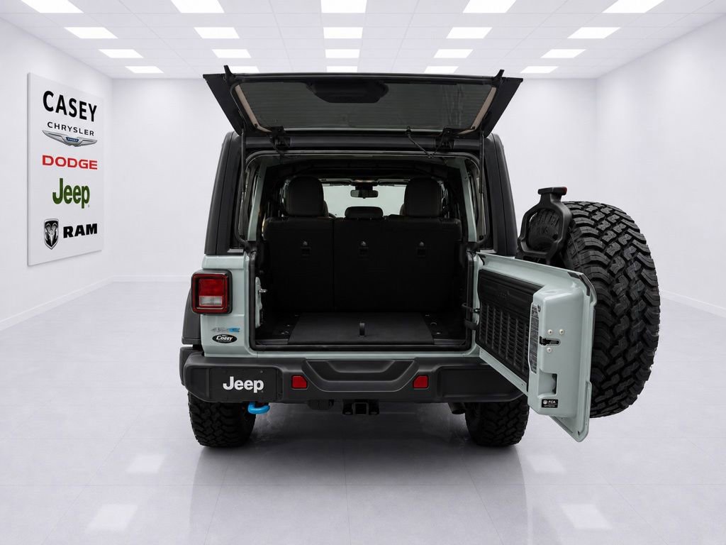 Used 2024 Jeep Wrangler Unlimited AWD/4WD image 12