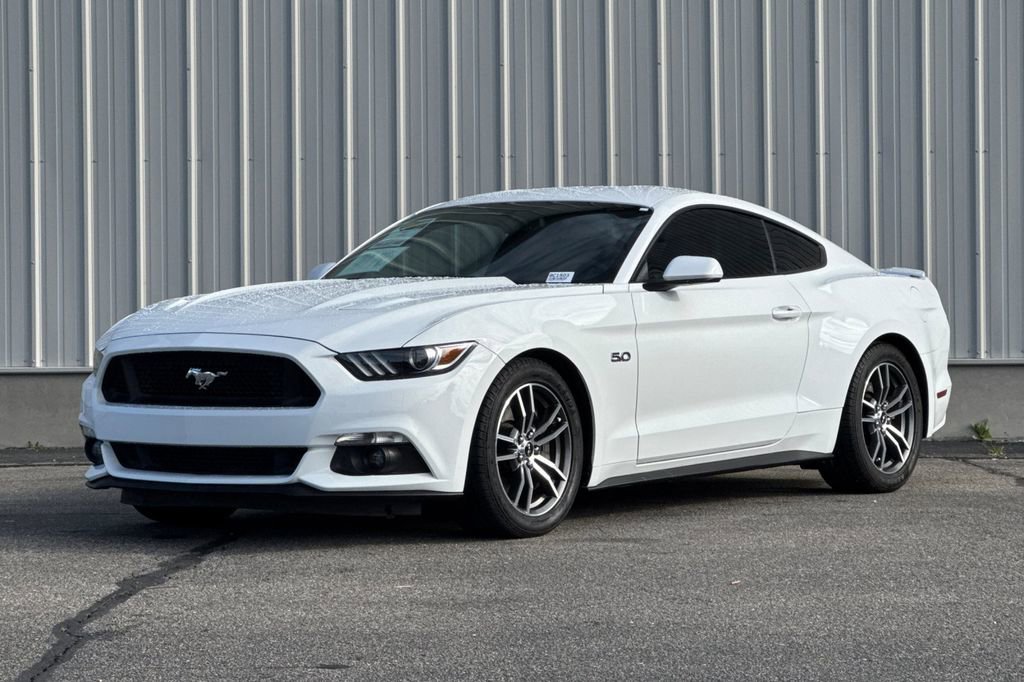 Used 2017 Ford Mustang GT RWD image 8