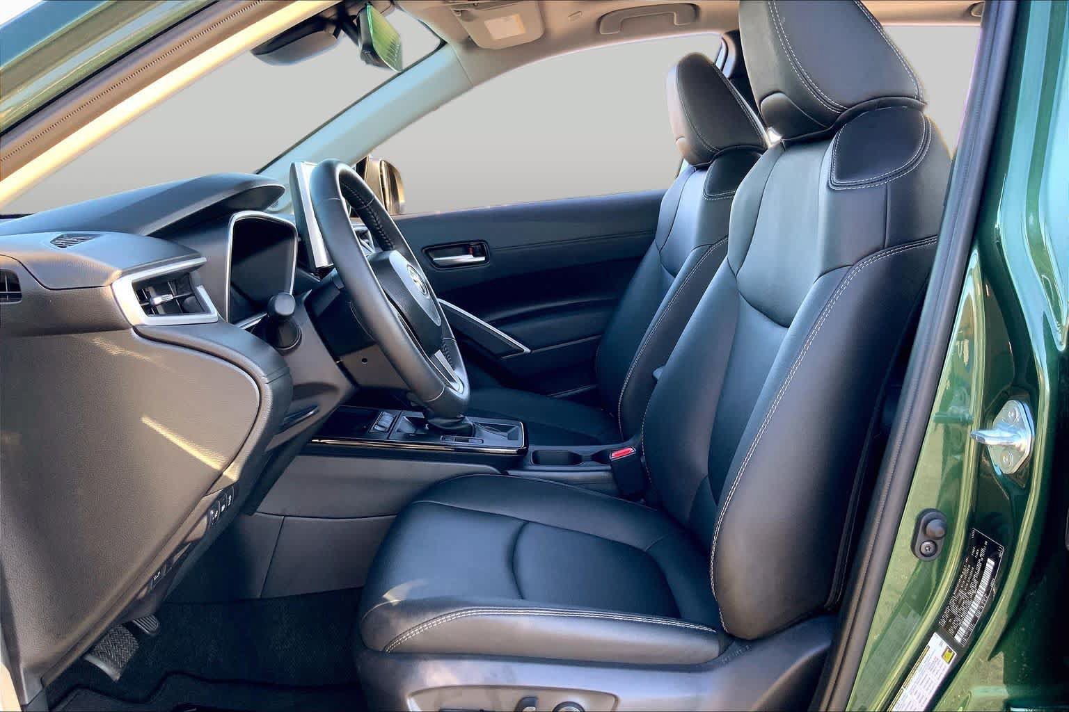 Used 2026 Toyota Corolla Cross XLE w/ Convenience Package FWD image 8