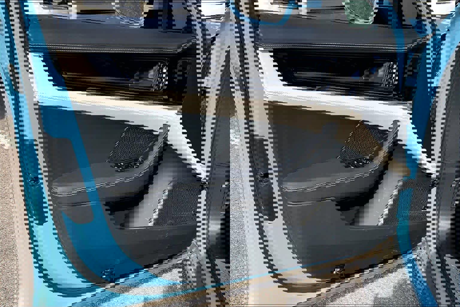 Used 2025 Porsche Panamera 4 image 21