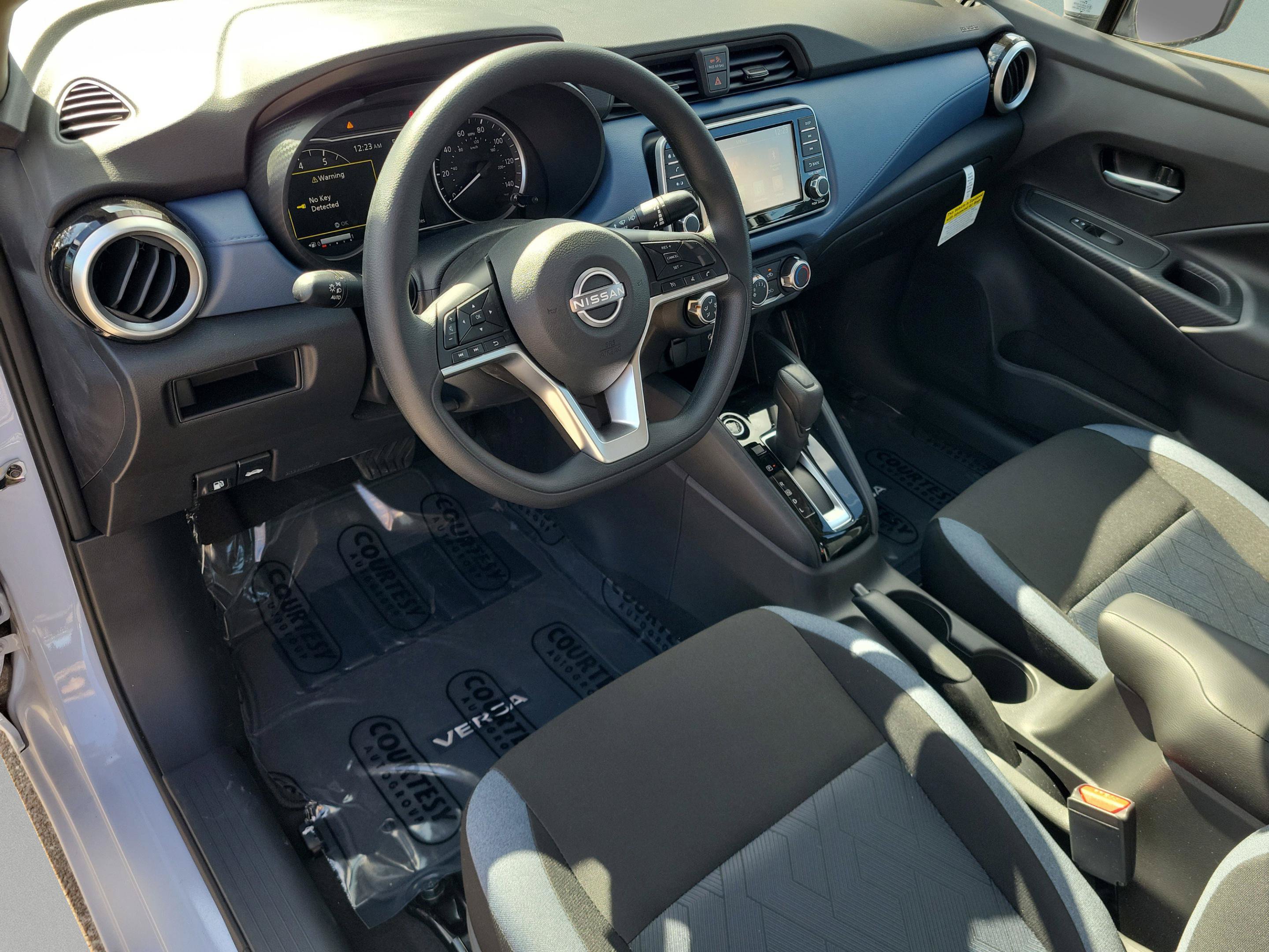 New 2025 Nissan Versa SV w/ Trunk Package FWD image 21