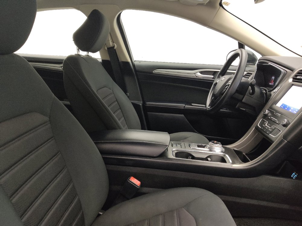 Used 2020 Ford Fusion SE FWD image 21