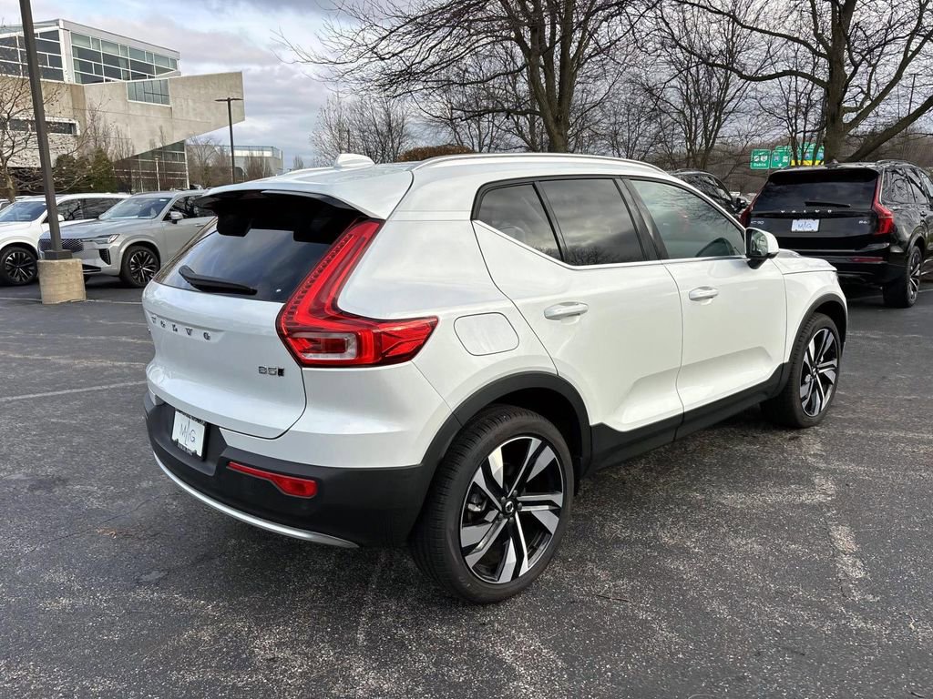 Certified 2025 Volvo XC40 B5 Plus w/ Protection Package Premier image 7