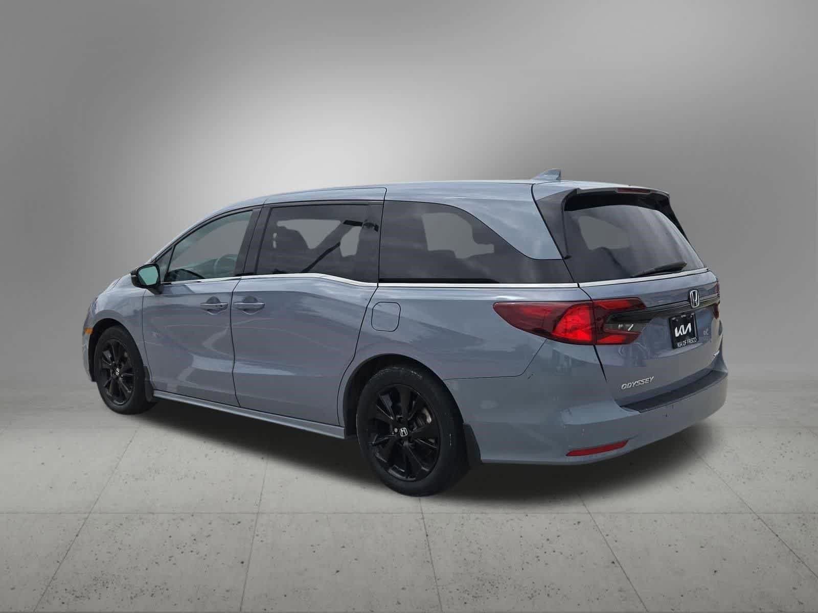 Used 2023 Honda Odyssey Sport image 4