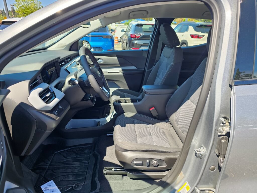 New 2027 Chevrolet Bolt LT w/ Comfort Package FWD image 19