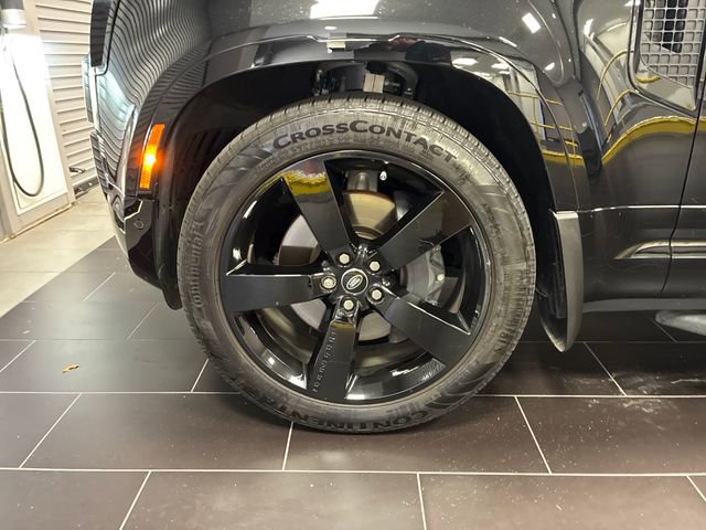 Used 2025 Land Rover Defender 110 X-Dynamic SE AWD/4WD image 28