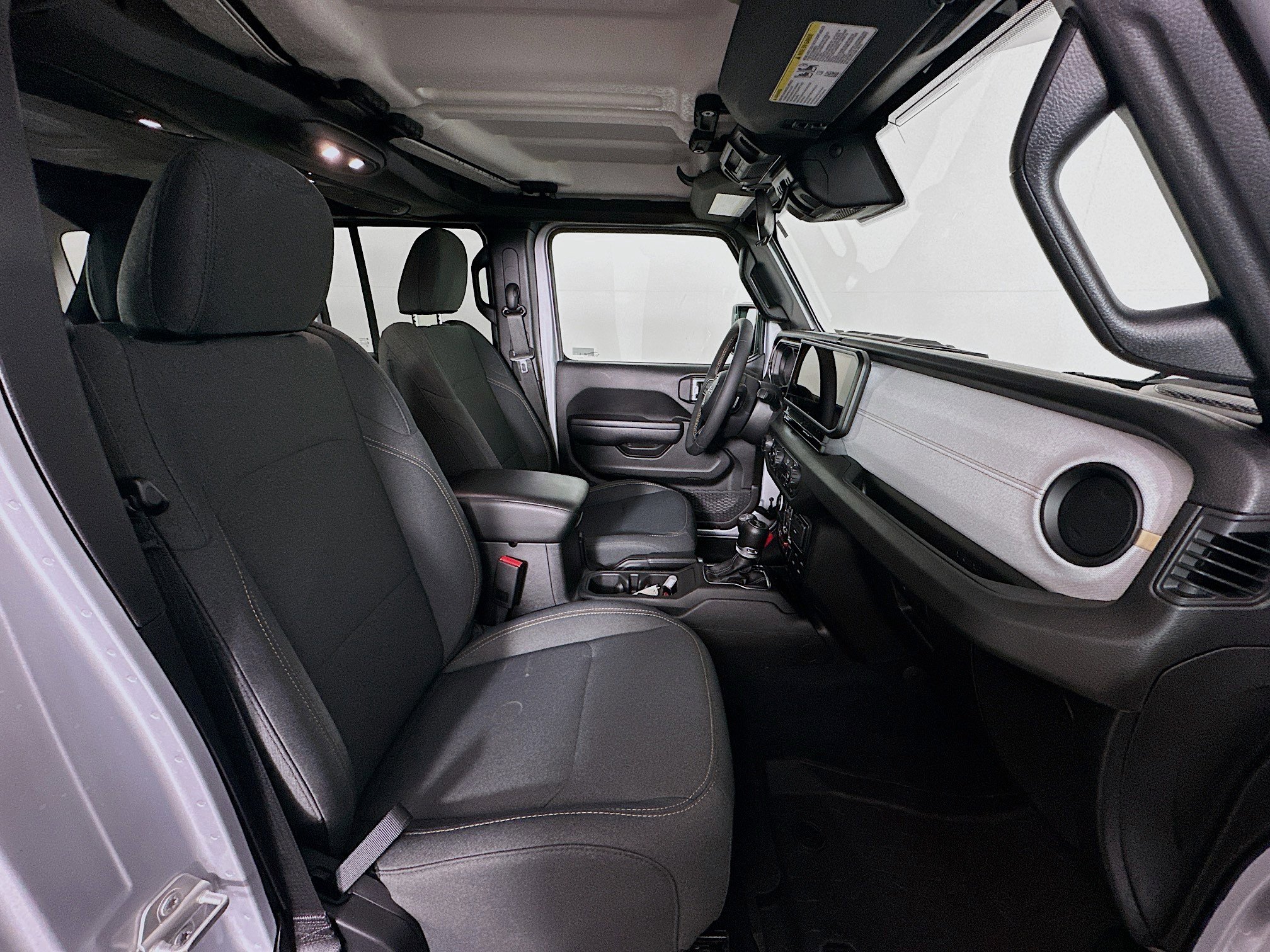 Used 2024 Jeep Wrangler Willys image 30