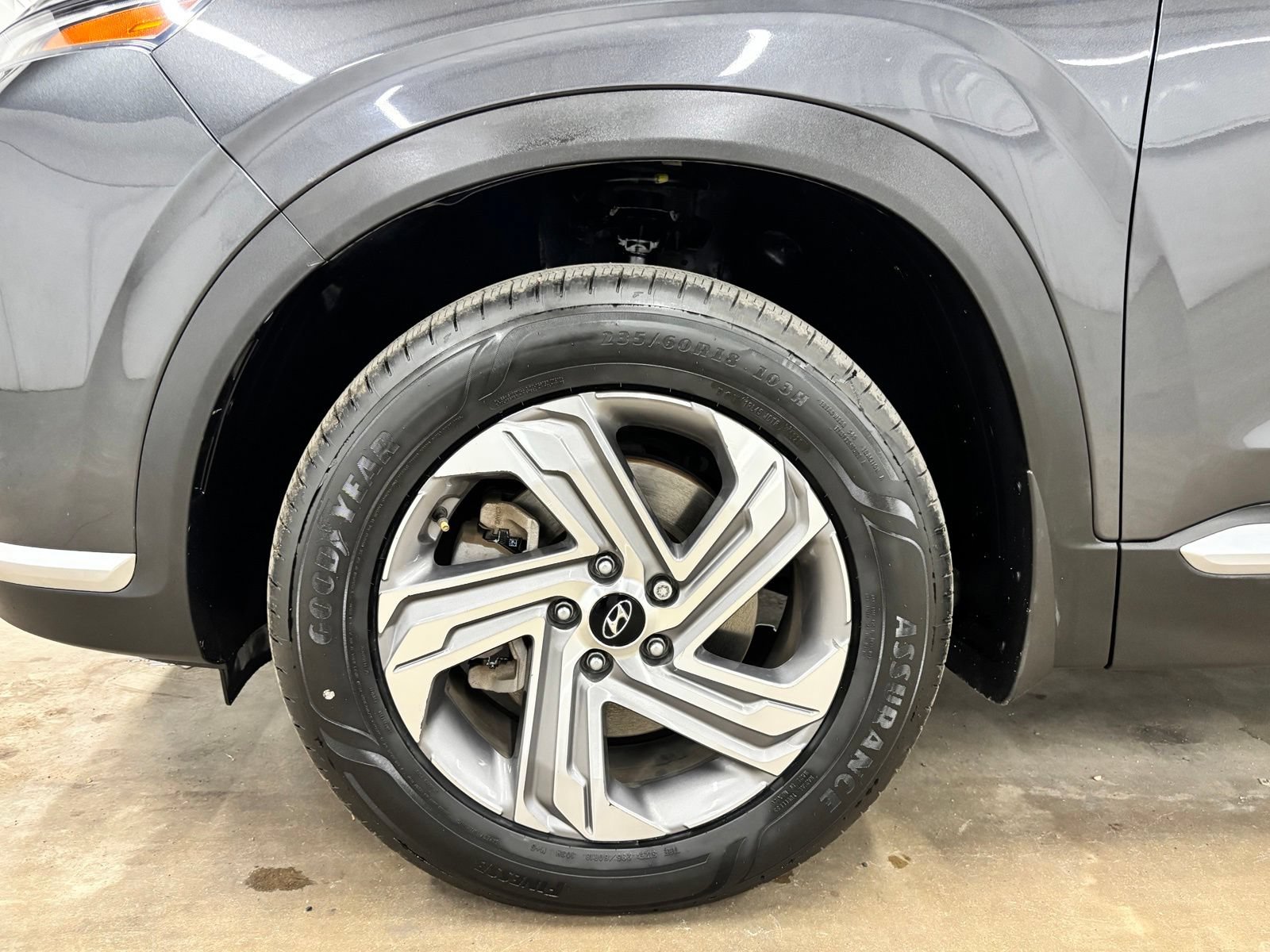 Certified 2023 Hyundai Santa Fe SEL w/ Premium Package AWD/4WD image 9