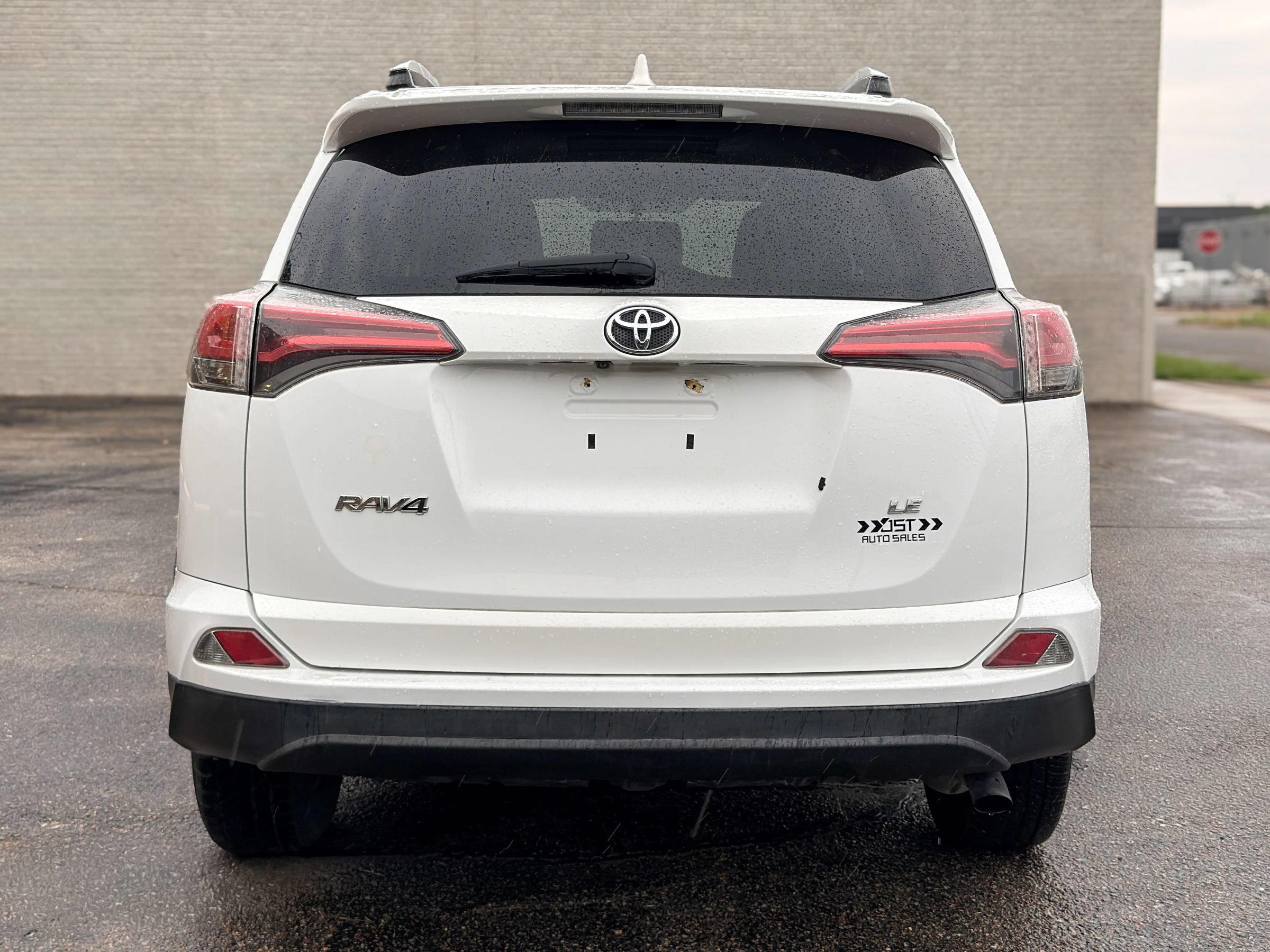 Used 2016 Toyota RAV4 LE FWD image 6