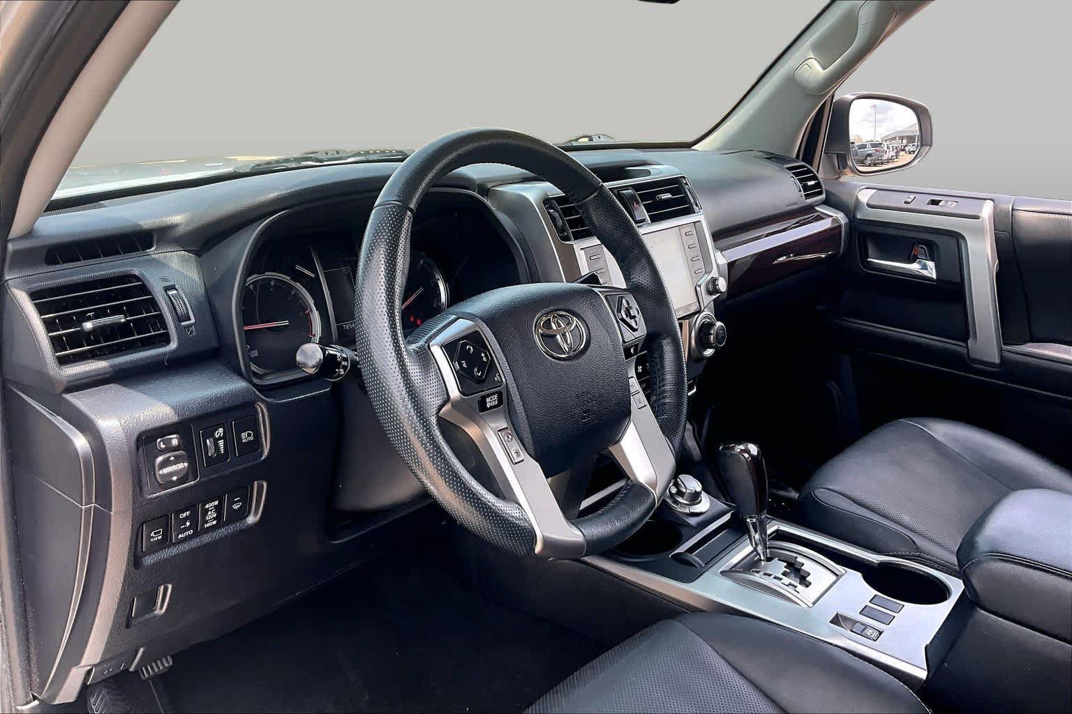 Used 2023 Toyota 4Runner Limited AWD/4WD image 18