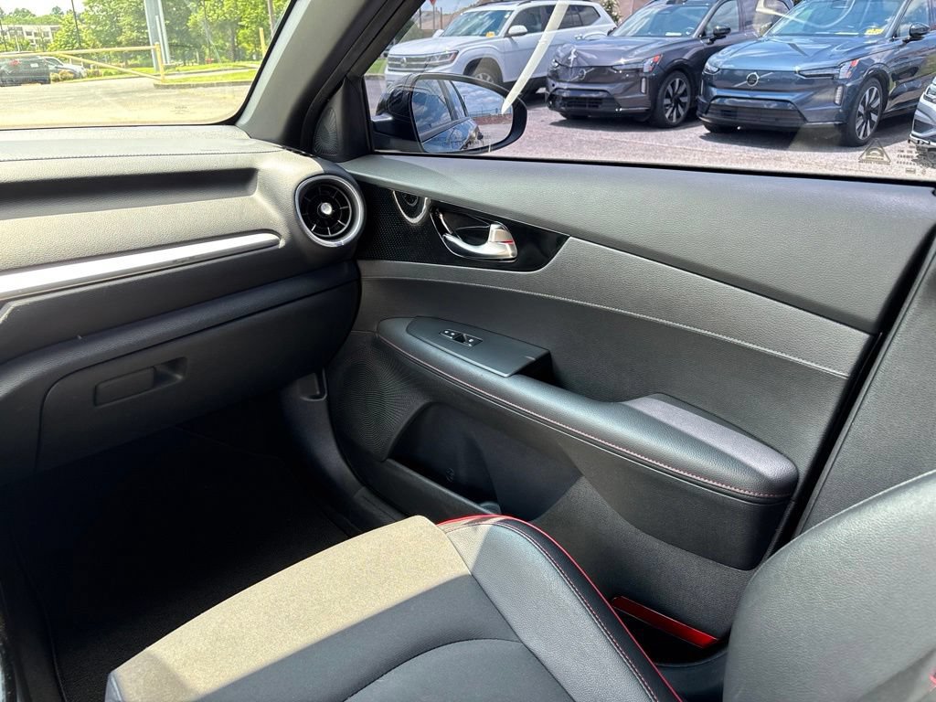 Used 2022 Kia Forte GT FWD image 26