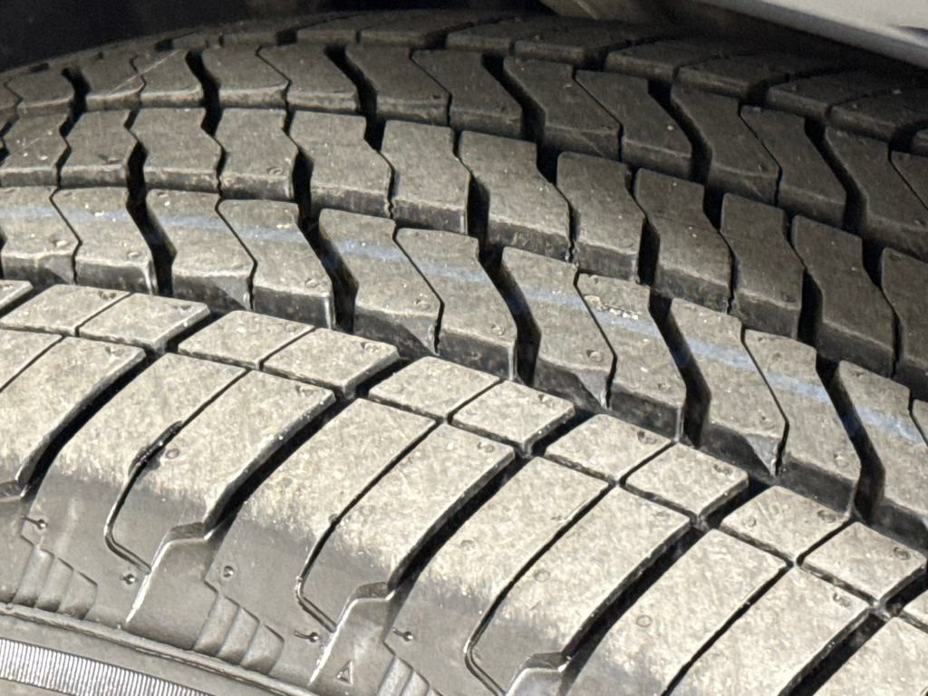 Certified 2025 GMC Yukon Denali AWD/4WD image 46
