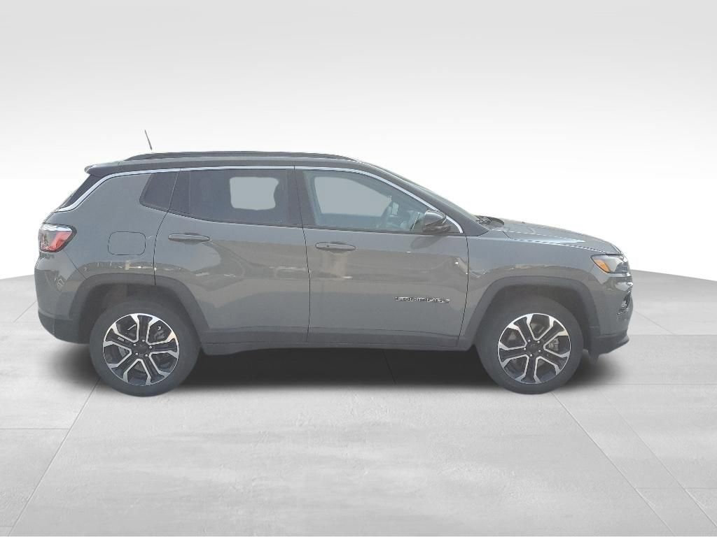 Used 2023 Jeep Compass Limited AWD/4WD image 9