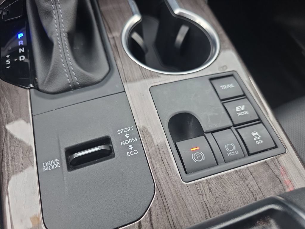 Used 2025 Toyota Highlander Platinum AWD/4WD image 29