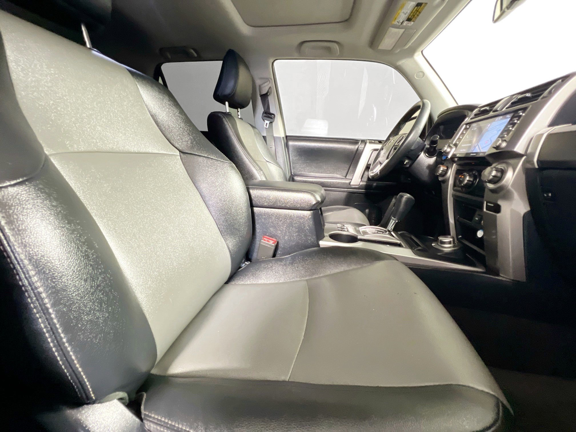 Used 2021 Toyota 4Runner SR5 Premium w/ Moonroof Package AWD/4WD image 31