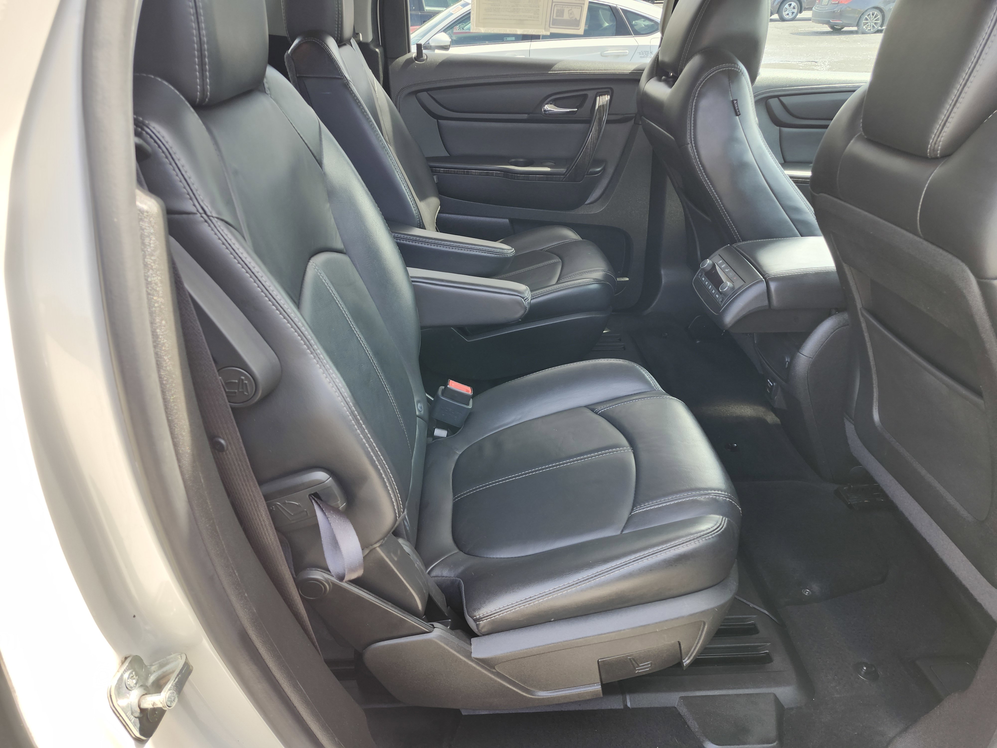 Used 2014 GMC Acadia SLT FWD image 17