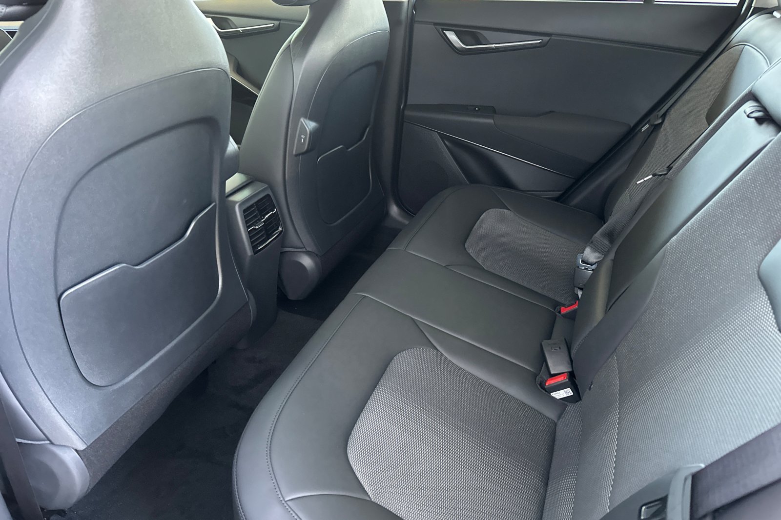 New 2026 Kia Niro EX FWD image 12
