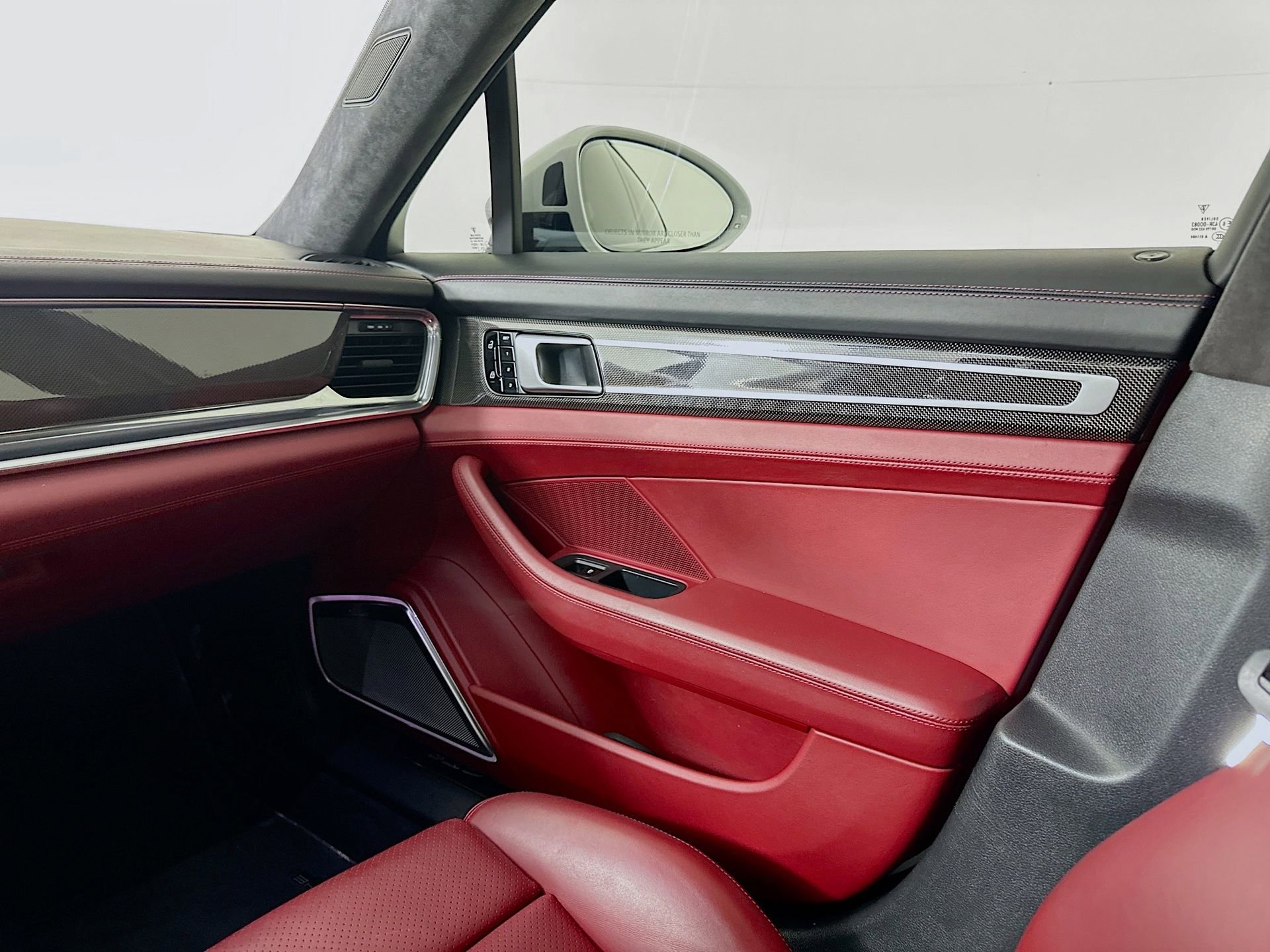 Used 2020 Porsche Panamera GTS image 25