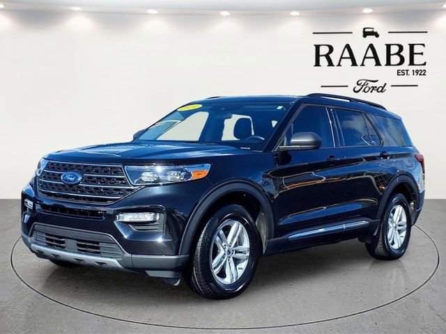 Used 2024 Ford Explorer XLT w/ Equipment Group 202A AWD/4WD image 3