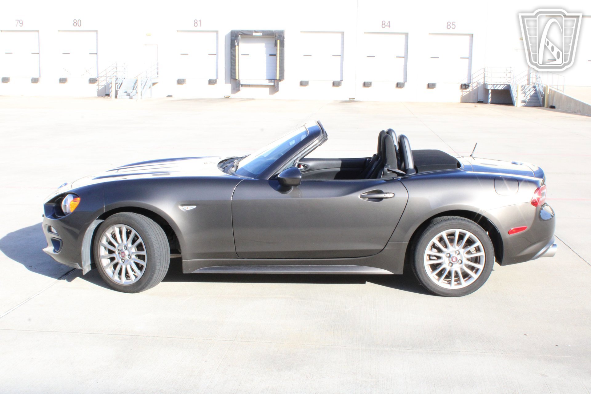 Used 2017 FIAT 124 Spider Classica image 2