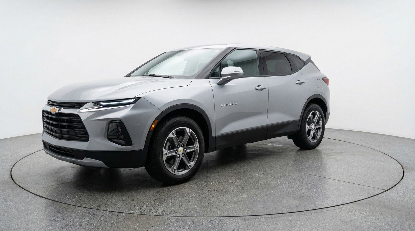 Used 2025 Chevrolet Blazer LT image 3