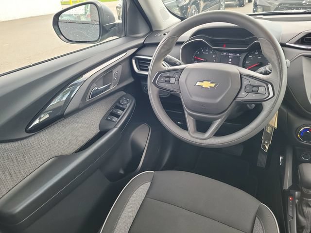 Used 2023 Chevrolet TrailBlazer LS FWD image 13