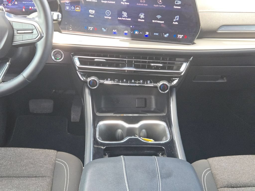Used 2024 Chevrolet Traverse LT w/ Enhanced Driving Package FWD image 11