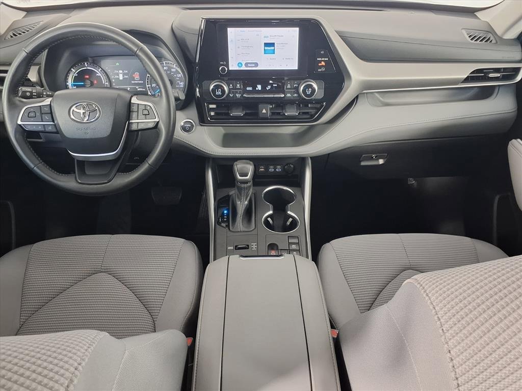 Used 2023 Toyota Highlander LE image 9