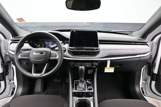 Used 2025 Jeep Compass Sport AWD/4WD image 11