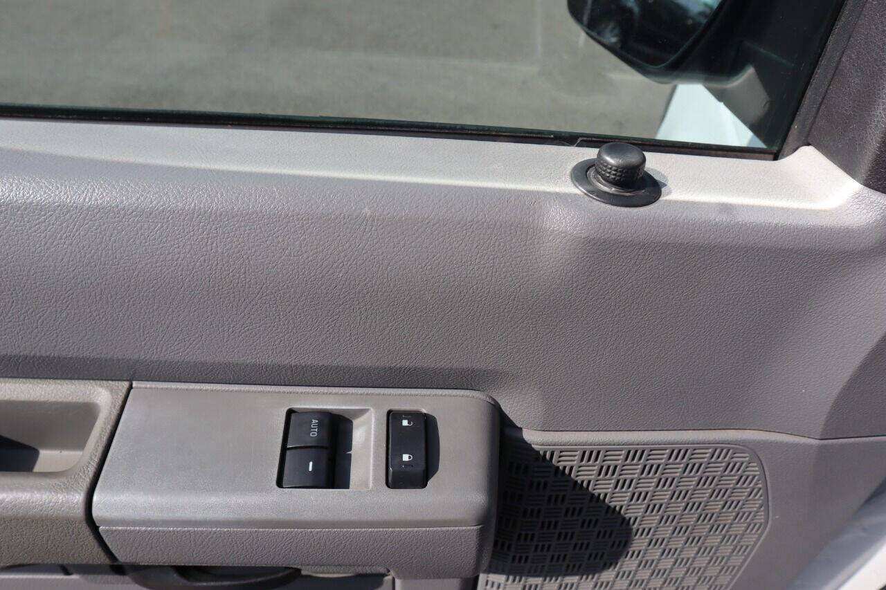 Used 2011 Ford E-250 and Econoline 250 w/ PWR Group RWD image 10