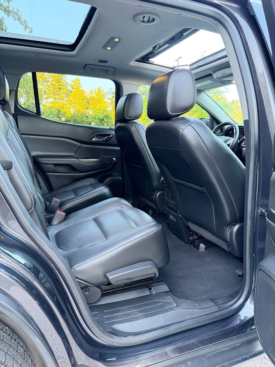 Used 2017 GMC Acadia SLT w/ LPO, Floor Liner Package AWD/4WD image 44