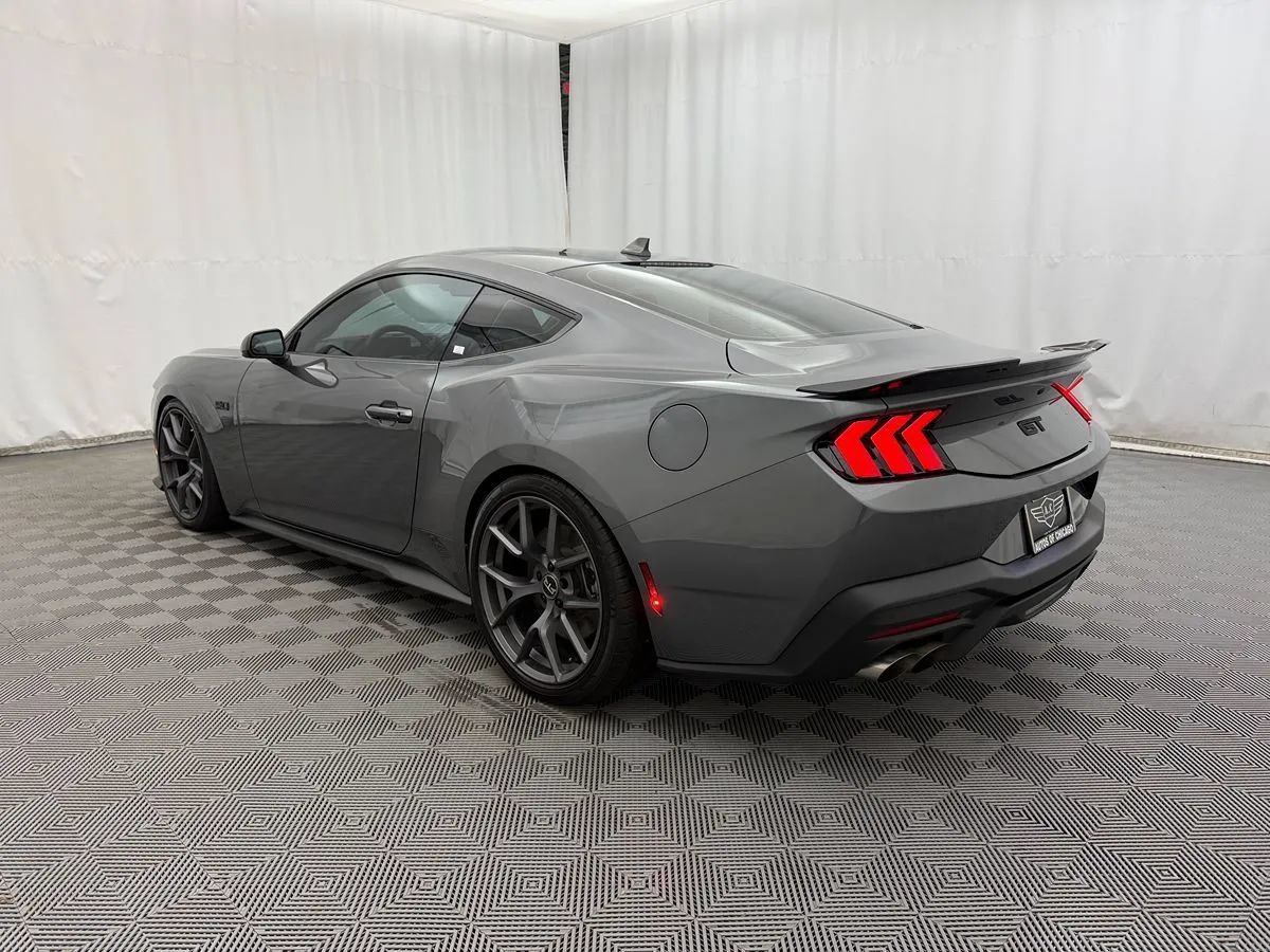Used 2024 Ford Mustang GT RWD image 8