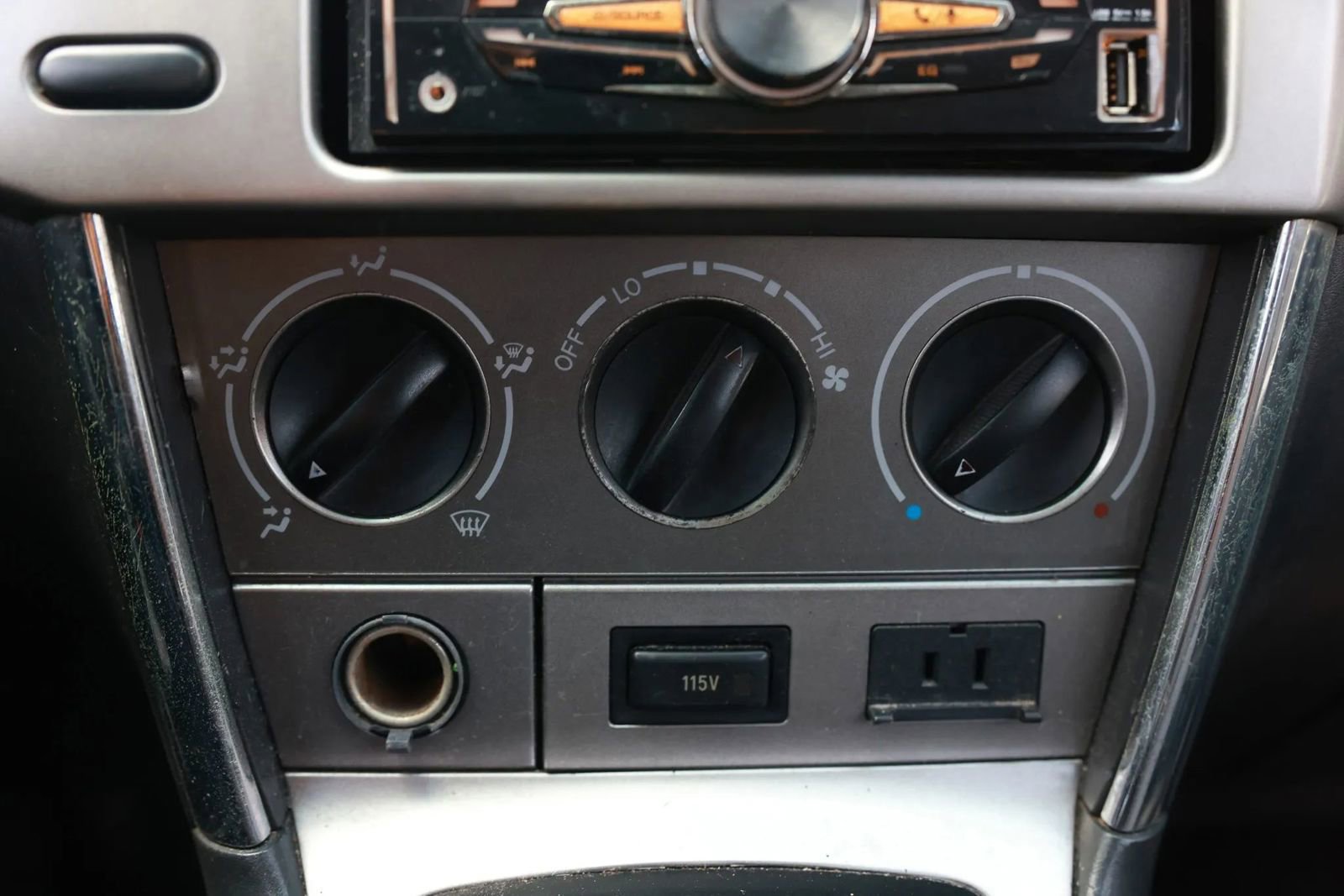 Used 2003 Toyota Matrix XR FWD image 29