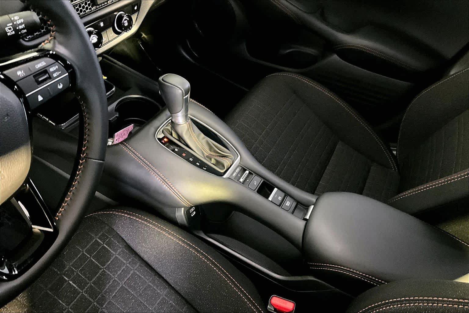 Used 2025 Honda HR-V Sport image 17