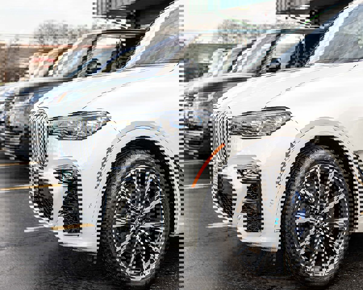 Used 2019 BMW X7 xDrive50i w/ Dynamic Handling Package image 8