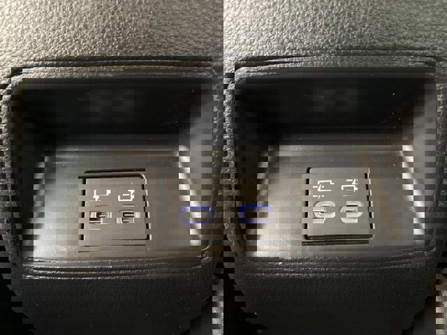 Used 2023 Toyota Corolla LE image 12