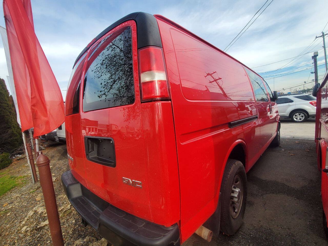 Used 2015 GMC Savana 2500 Extended RWD image 4