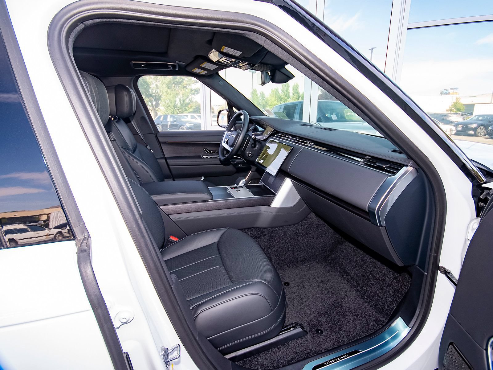 New 2026 Land Rover Range Rover Long Wheelbase Autobiography AWD/4WD image 42